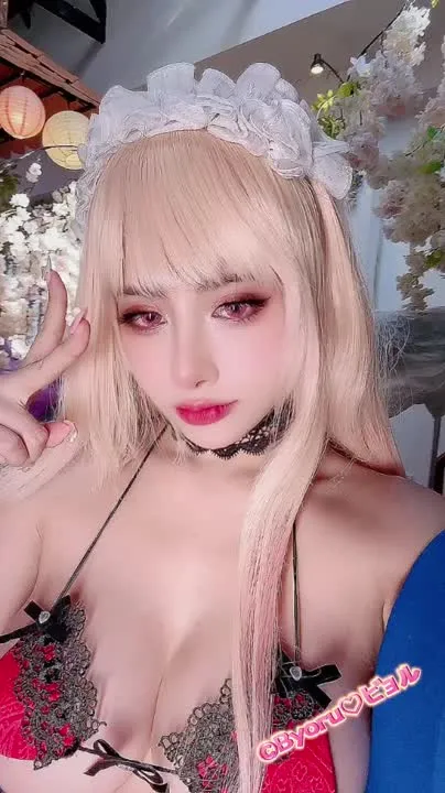 Byoru cosplay album Byoru: 마린 키타가와의 매혹적인 레드 레이스 란제리 - Video 47