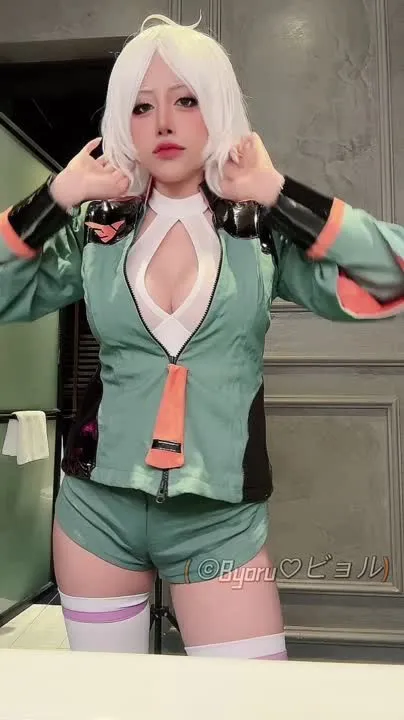 Byoru cosplay album Byoru sebagai Secelia - Kosplay Gravur Nikke - Video 55