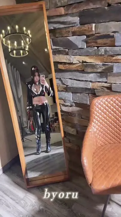 Byoru cosplay album Byoru bilang Mai Shiranui sa Black Latex Outfit - Video 49
