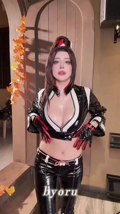 Byoru cosplay album Byoru bilang Mai Shiranui sa Black Latex Outfit - Video 57