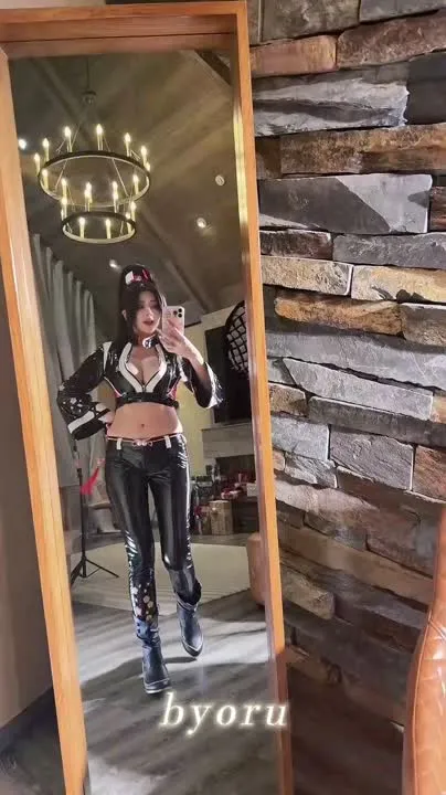 Byoru cosplay album Byoru bilang Mai Shiranui sa Black Latex Outfit - Video 68