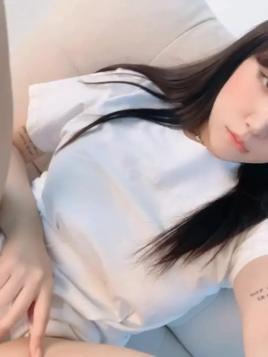 EchiH cosplay album EchiH Fantrie No.001：內衣寫真首秀 - Video 2
