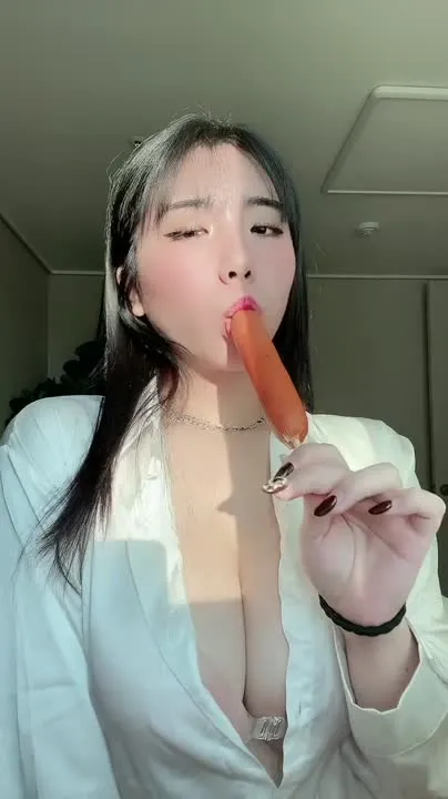 EchiH cosplay album EchiH Fantrie No.003: Seductive Lingerie Gravure Photobook - Video 2