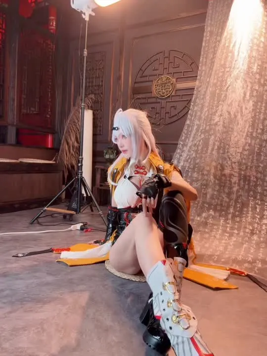 ElyEE子 cosplay album ElyEE子 칭이 코스프레 셀카 - Video 9