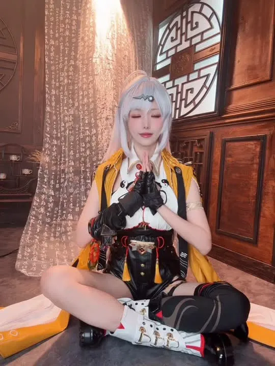 ElyEE子 cosplay album ElyEE子 칭이 코스프레 셀카 - Video 10