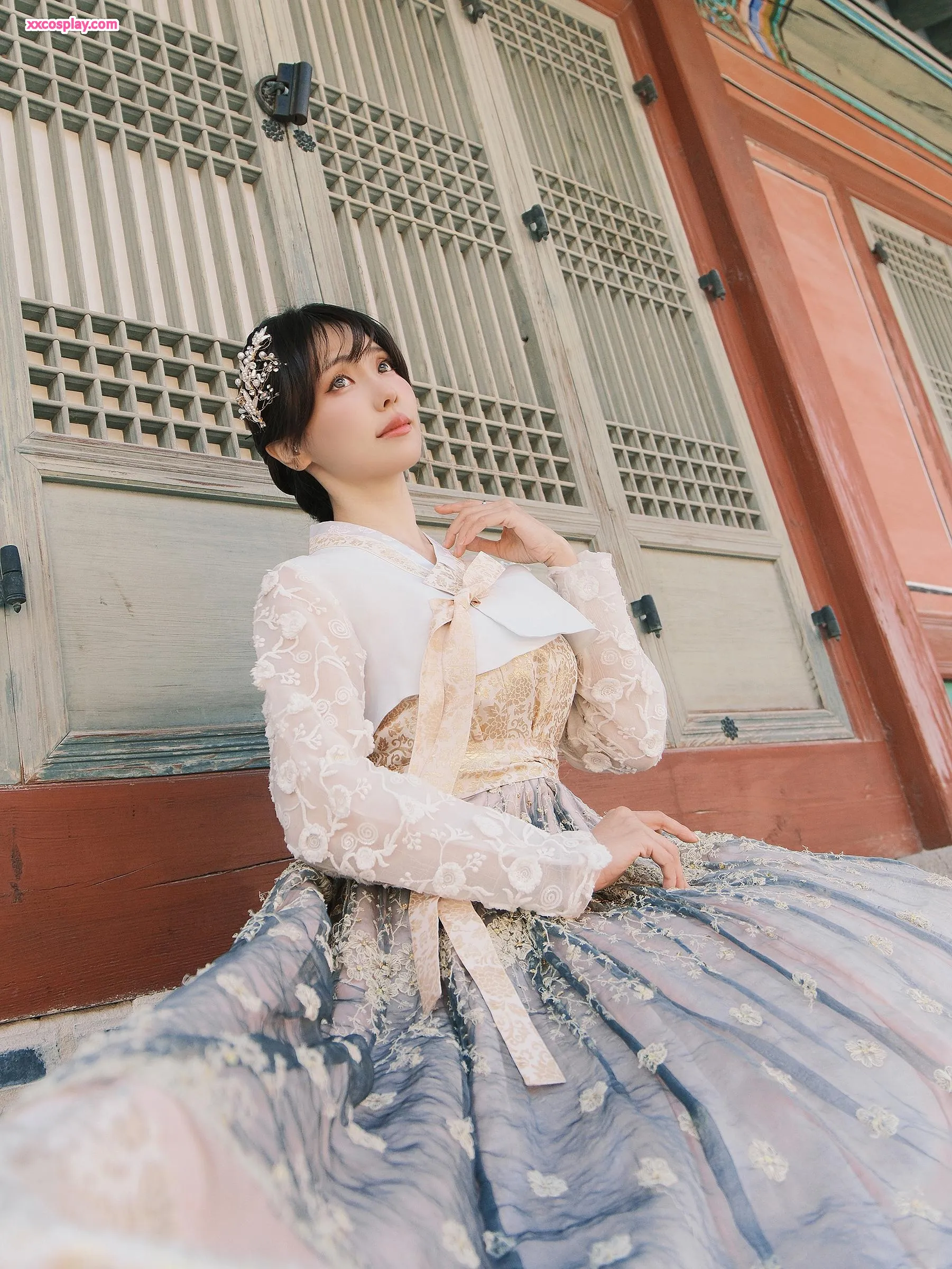 ElyEE子 sa Elegante Hanbok