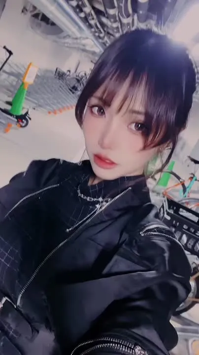 ElyEE子 cosplay album ElyEE子: 시부야 나이트 매력 - Video 46