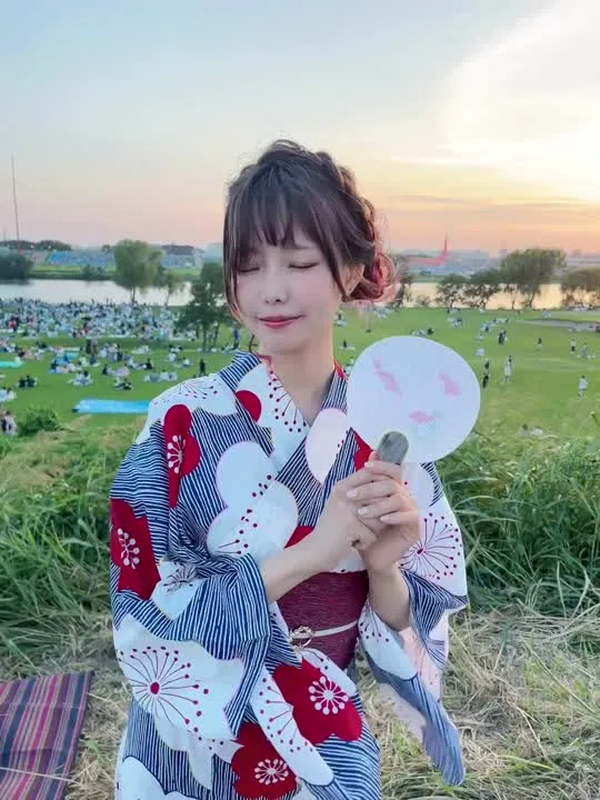 ElyEE子 cosplay album ElyEE子 Sommernacht-Feuerwerk - Video 46