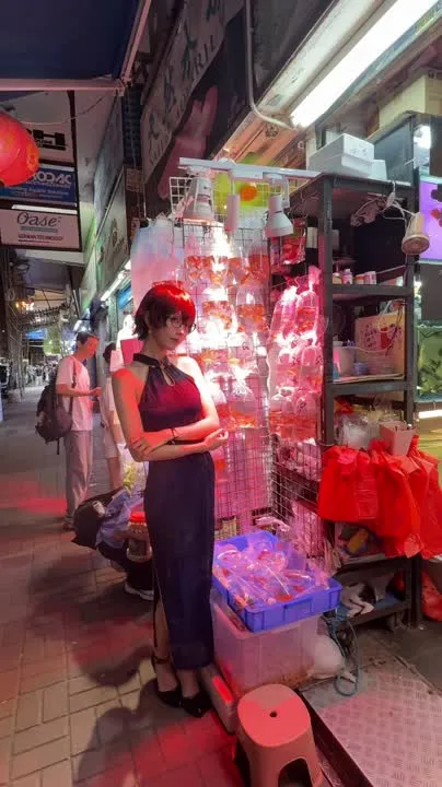 ElyEE子 cosplay album ElyEE子 as Reiko Kujirai in Neon Cheongsam - Video 36
