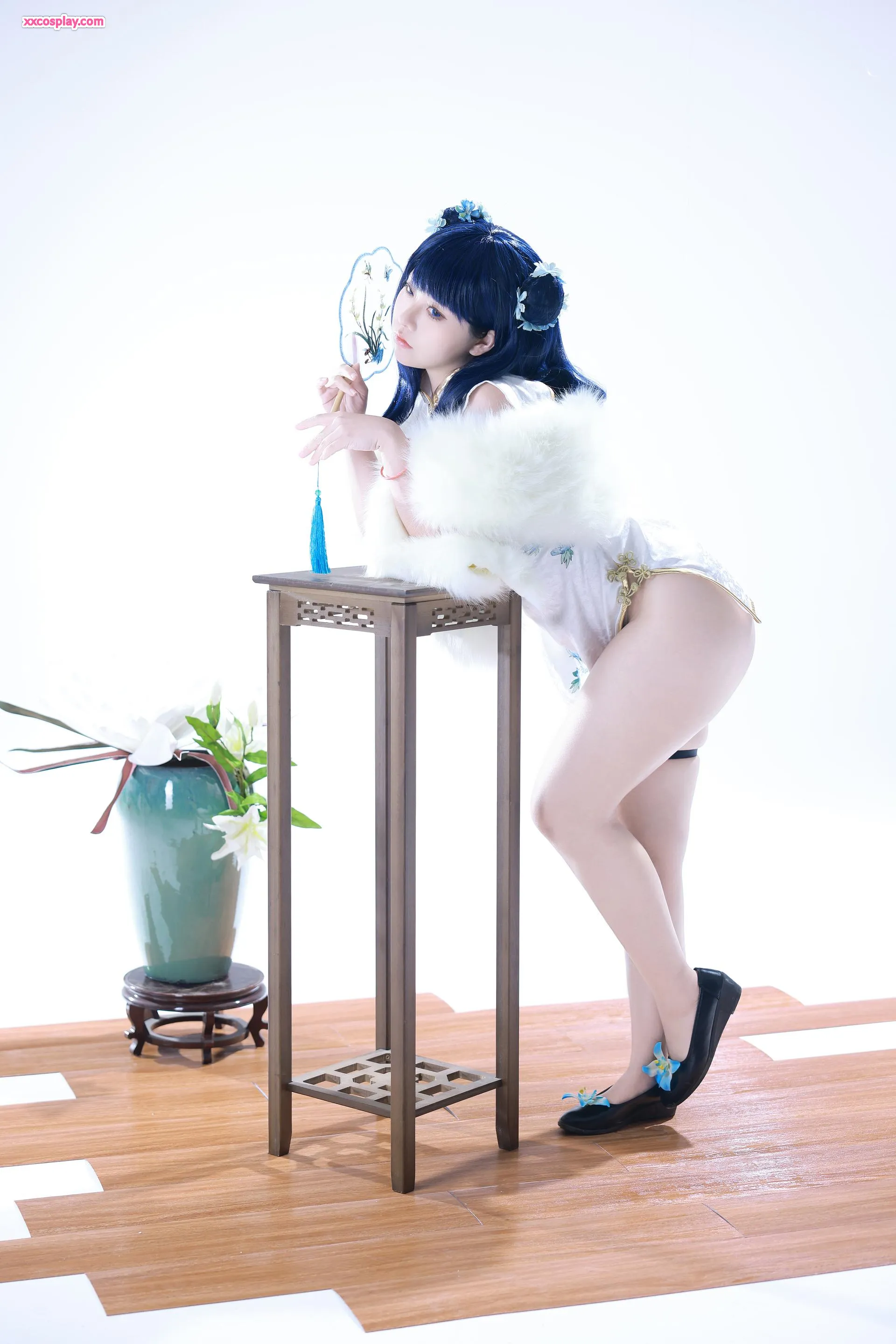 G44不会受伤 宝多六花白色旗袍写真