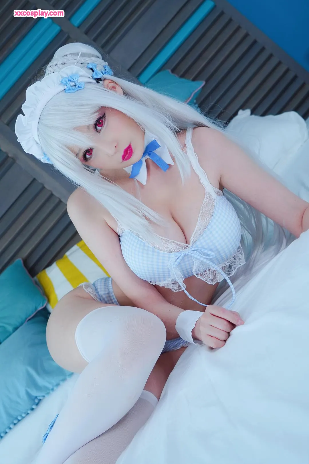 Hidori Rose bilang Cygnet (Azur Lane) Cosplay ng Katulong