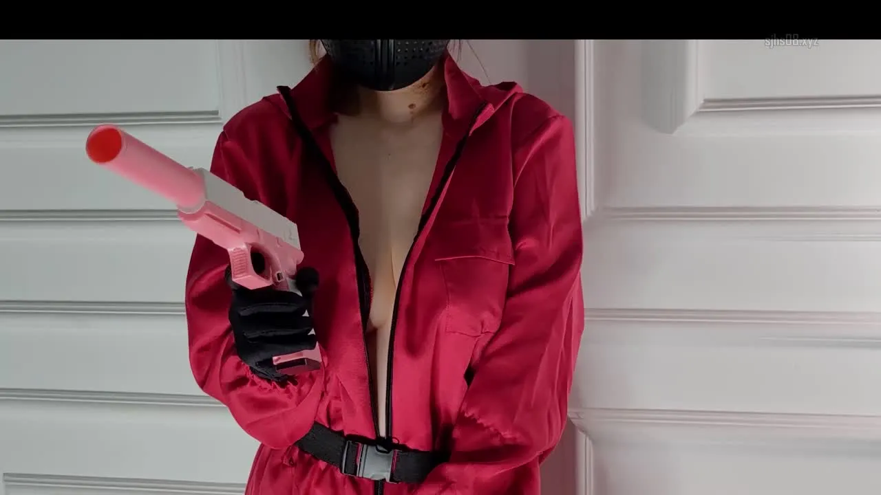 Hokunaimeko cosplay album 北奈妹子《鱿鱼游戏》守卫Cosplay - Video 30