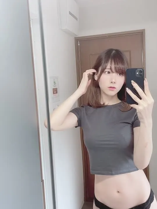 KenKen けん研 (けんけん) cosplay album KenKen: Baju T Ketat & Seluar Dalam Renda - Video 16