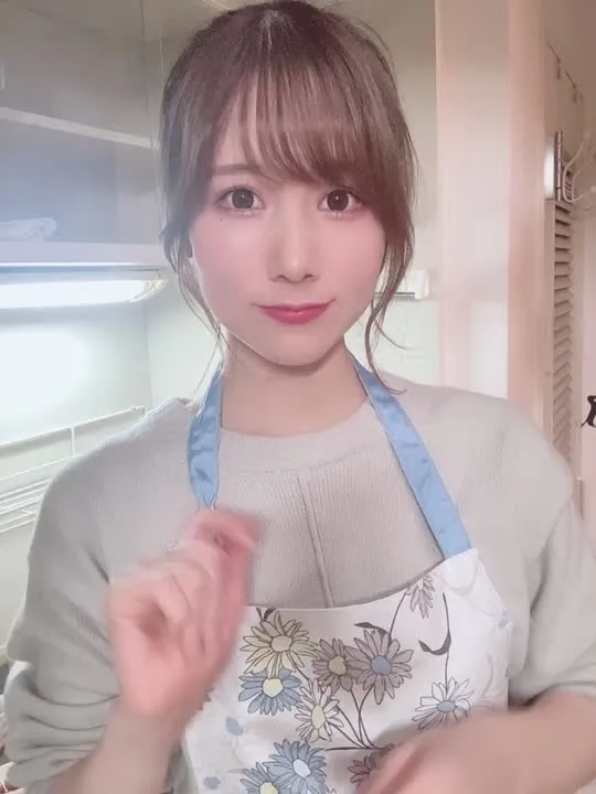 KenKen けん研 (けんけん) cosplay album KenKen的巧克力围裙甜蜜 - Video 16