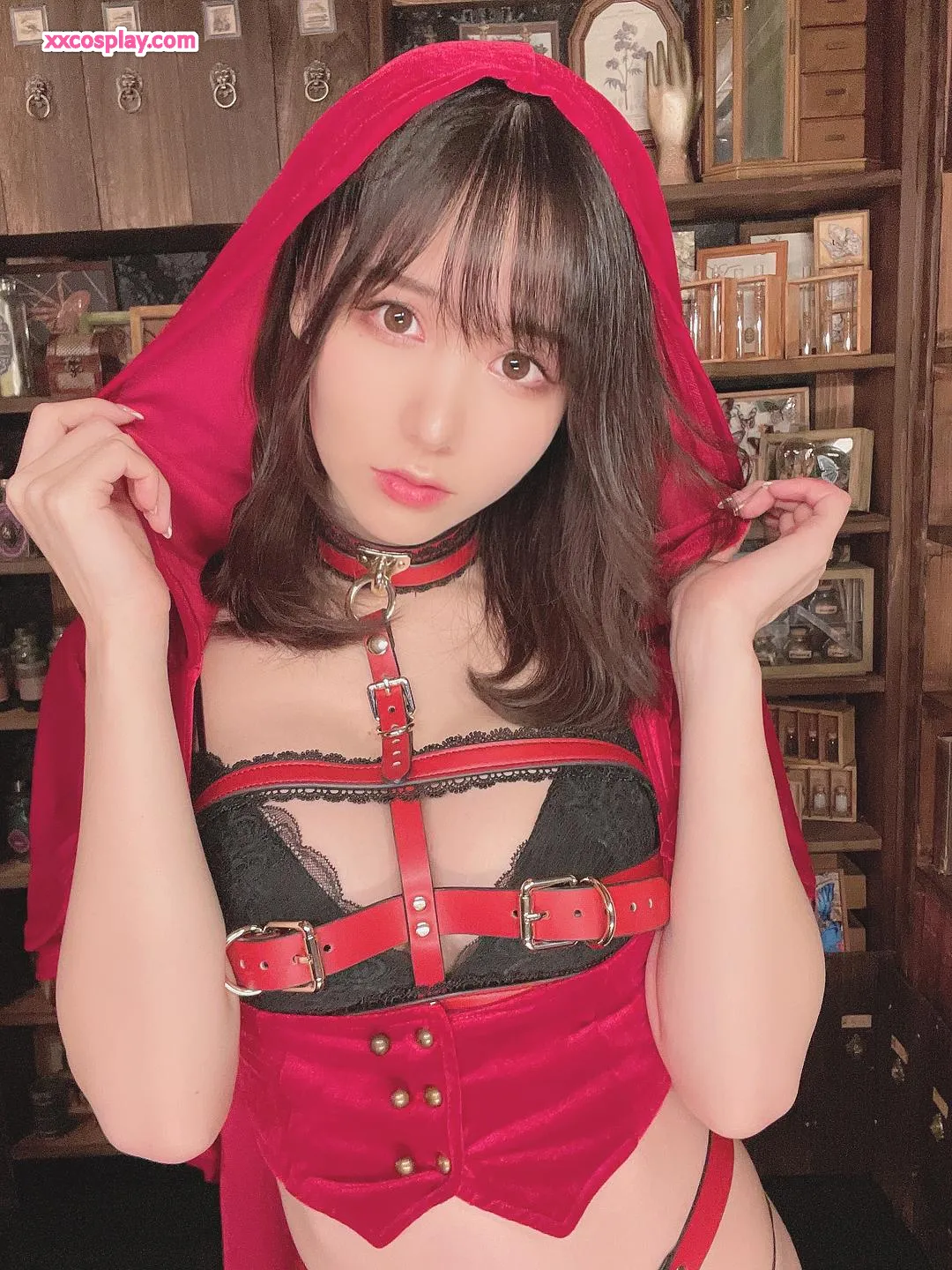 けん研のセクシー赤ずきんちゃん