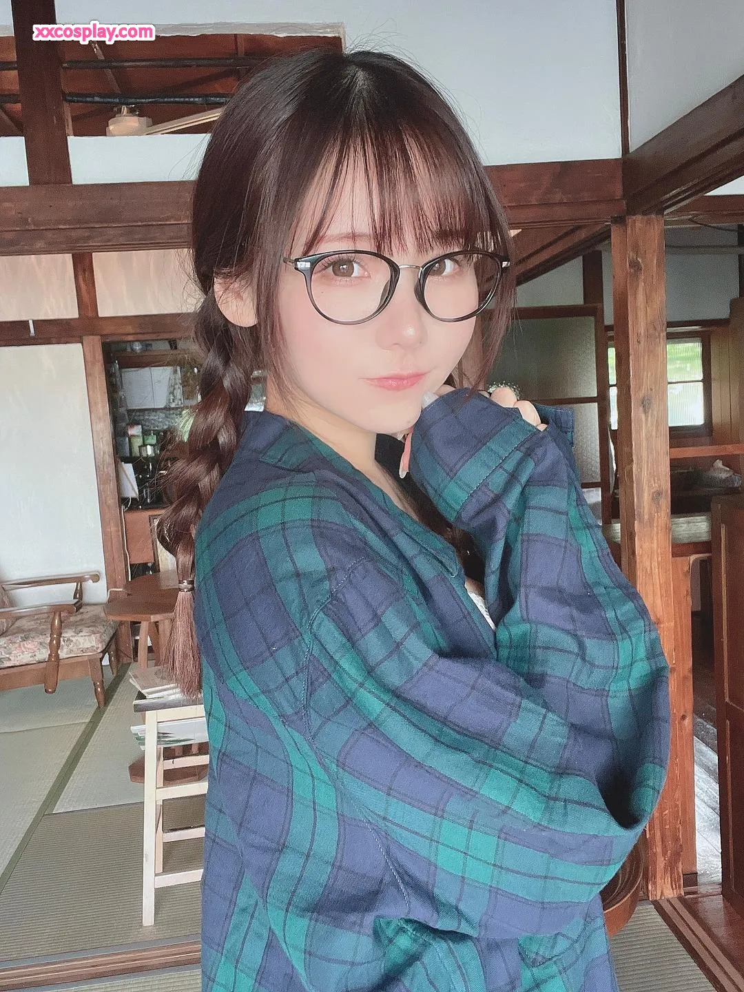 Gadis Kacamata KenKen 📖👓