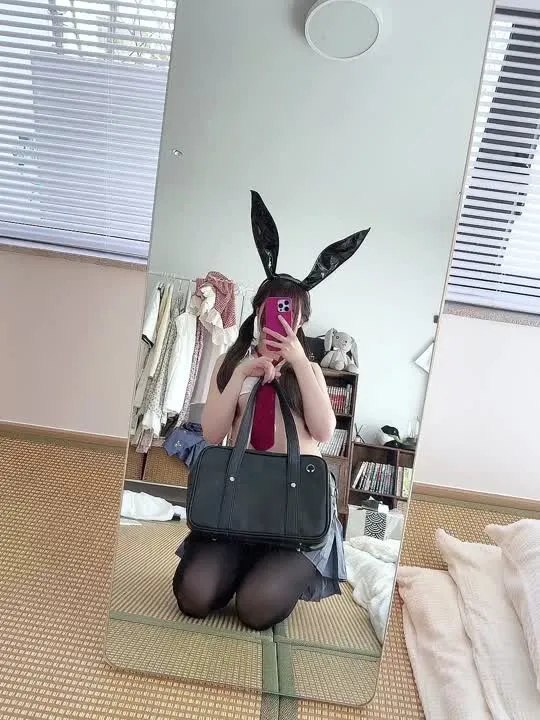 Nagesa魔物喵 cosplay album Nagesa魔物喵's Seductive Bunny-chan Schoolgirl - Video 19