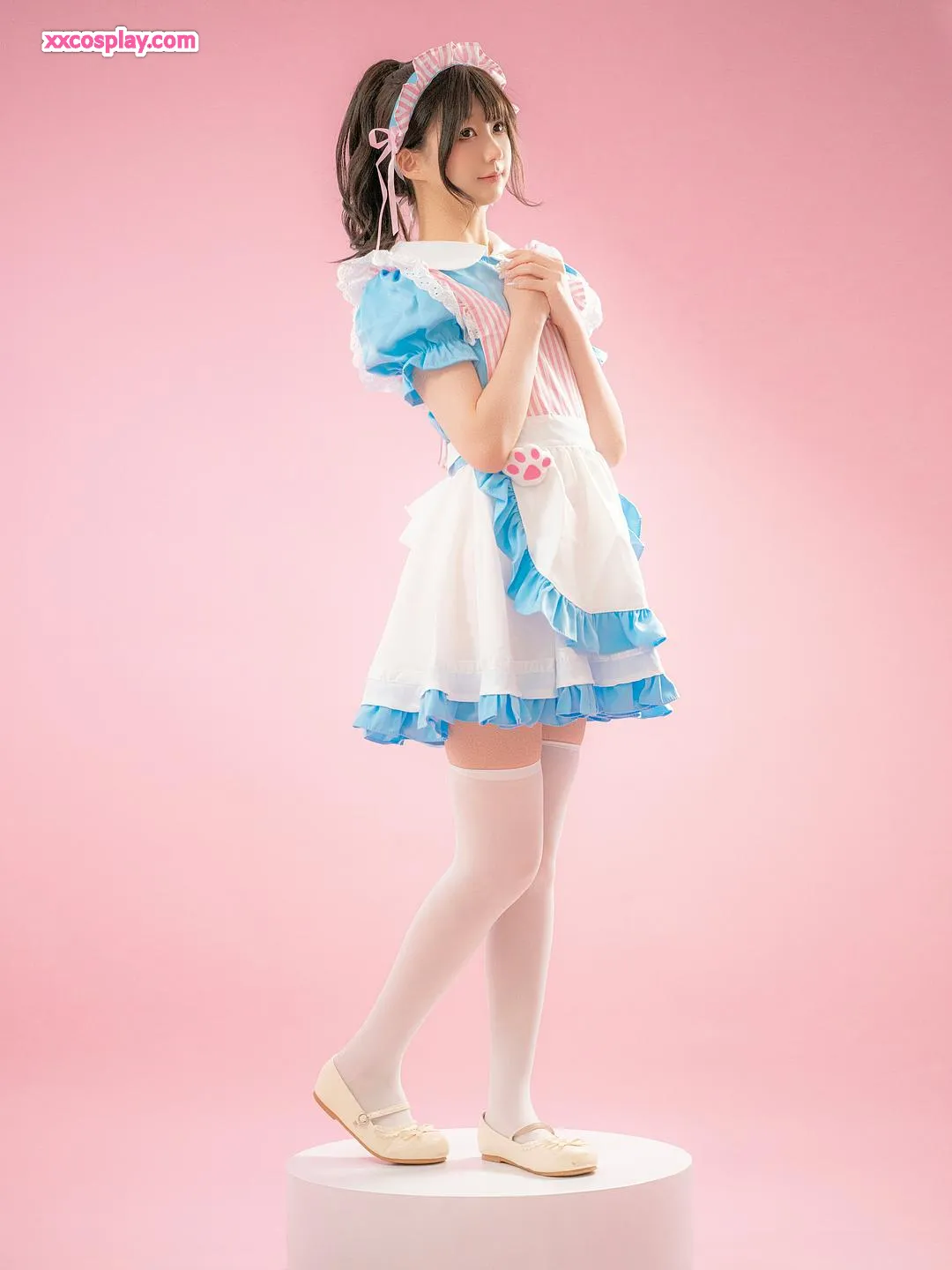 Nagesa Mamono Nyan's Maid Café Cosplay