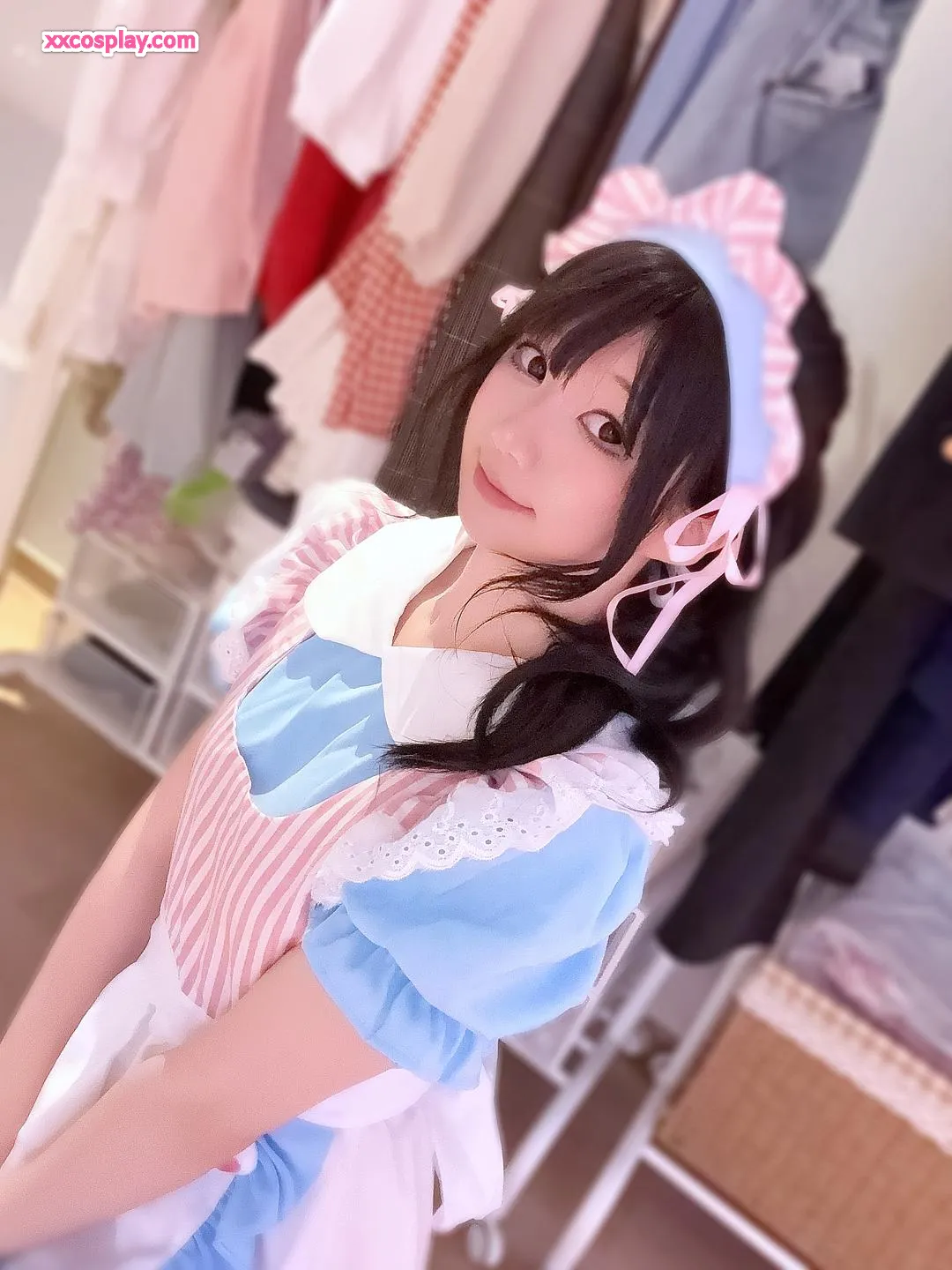 Nagesa Mamono Nyan's Seductive Maid Gravure