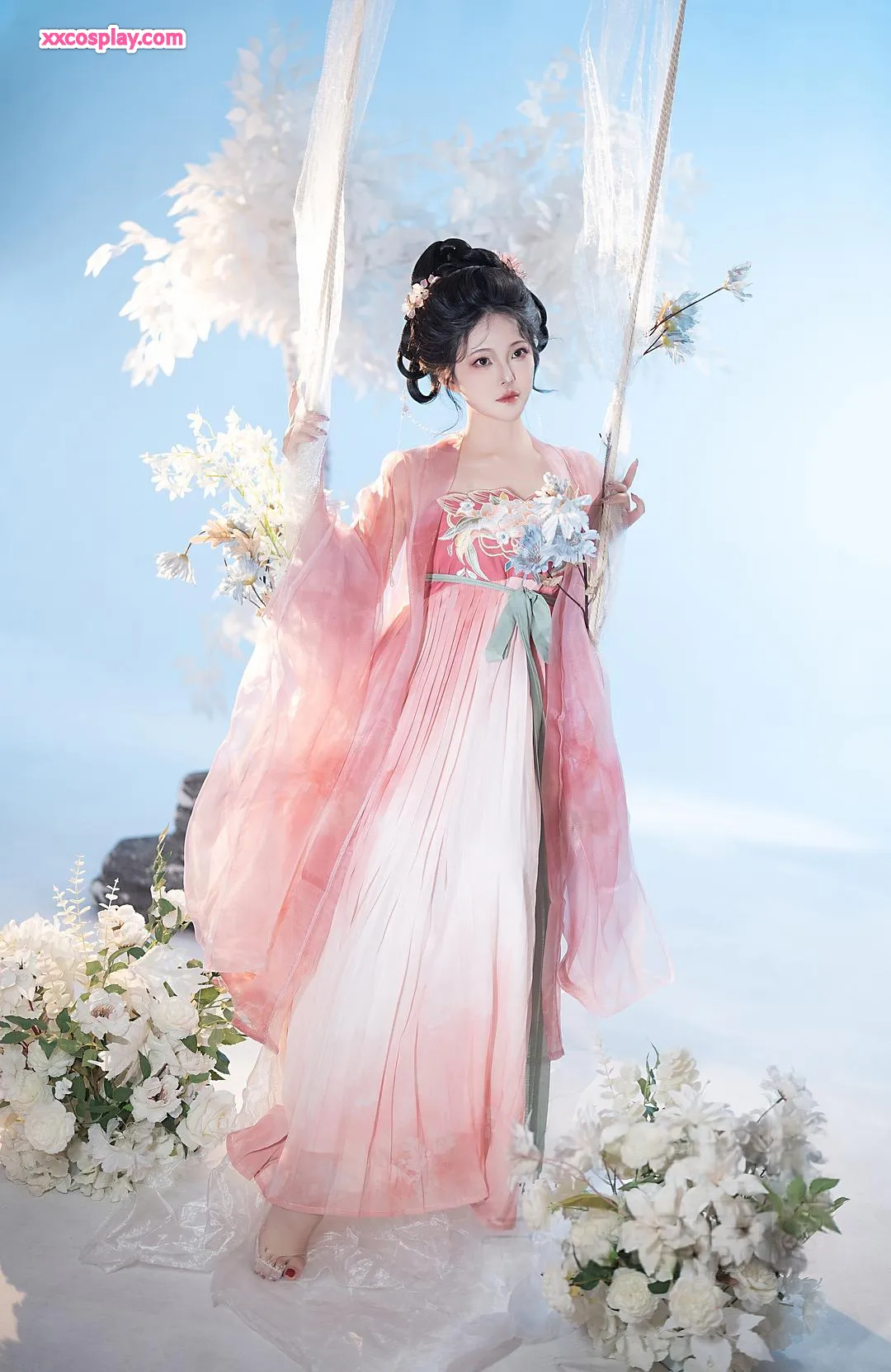 Natsuko's Enchanting Pink Hanfu