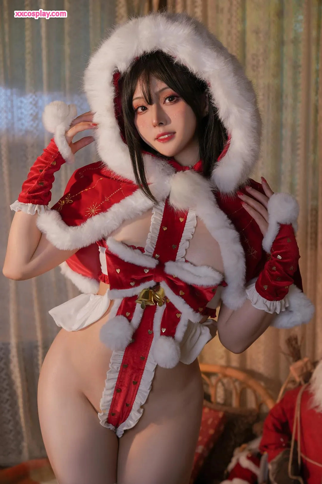 Natsuko夏夏子: Christmas Snow Elf