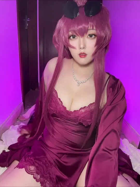 Natsuko夏夏子 cosplay album Natsuko夏夏子：卡芙卡睡衣诱惑 - 崩坏：星穹铁道 Cosplay - Video 39
