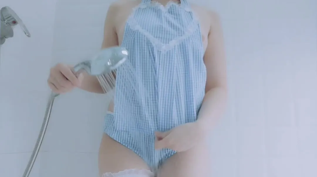 Nikumikyo cosplay album Nikumikyo Bath Time - Video 3