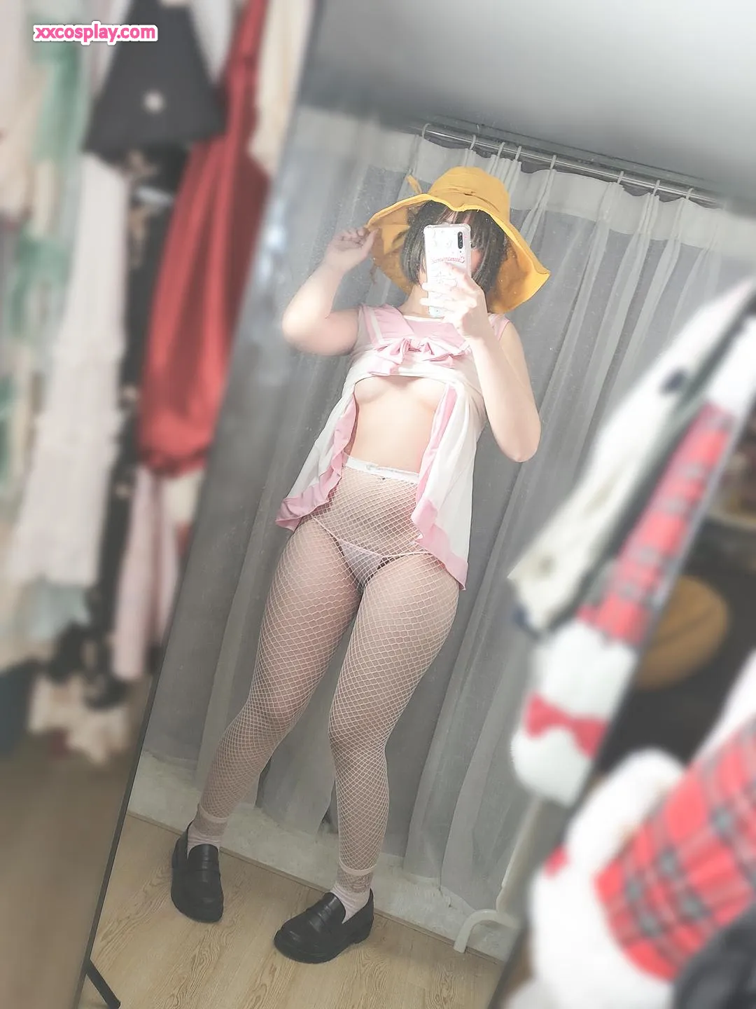 Nikumikyo - อยากไปแคมป์ด้วยกันไหม?