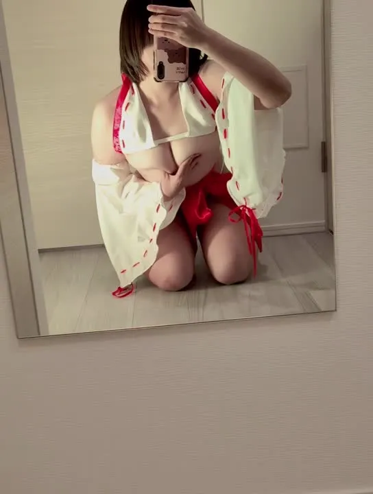 Nikumikyo cosplay album Nikumikyo : Je ne peux plus me retenir - Miko Sexy - Video 2