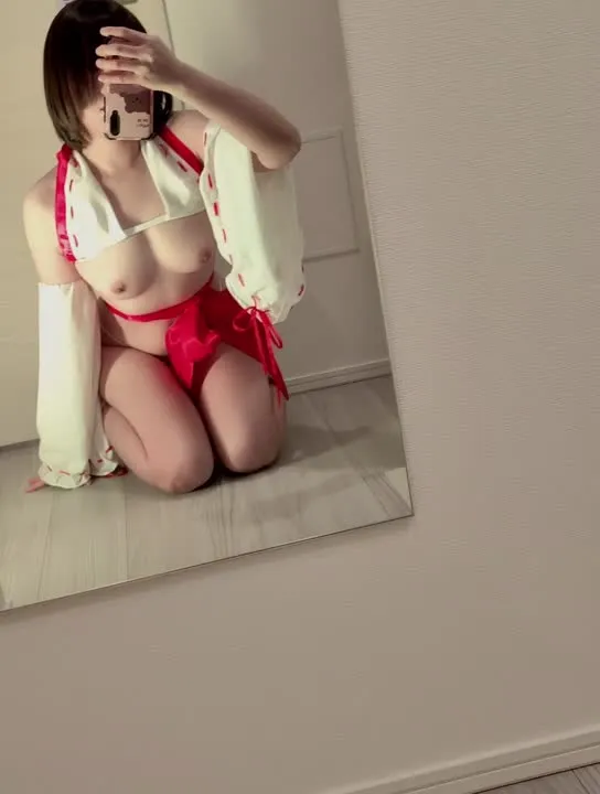 Nikumikyo cosplay album Nikumikyo : Je ne peux plus me retenir - Miko Sexy - Video 3