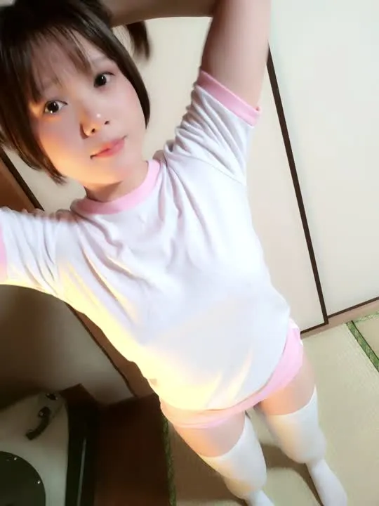 Nikumikyo cosplay album Nikumikyo: Am I Cute? Playful Lingerie - Video 2