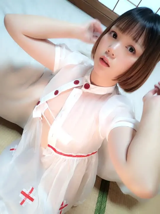Nikumikyo cosplay album Nikumikyo: Gemütliche Krankenschwester - Video 3