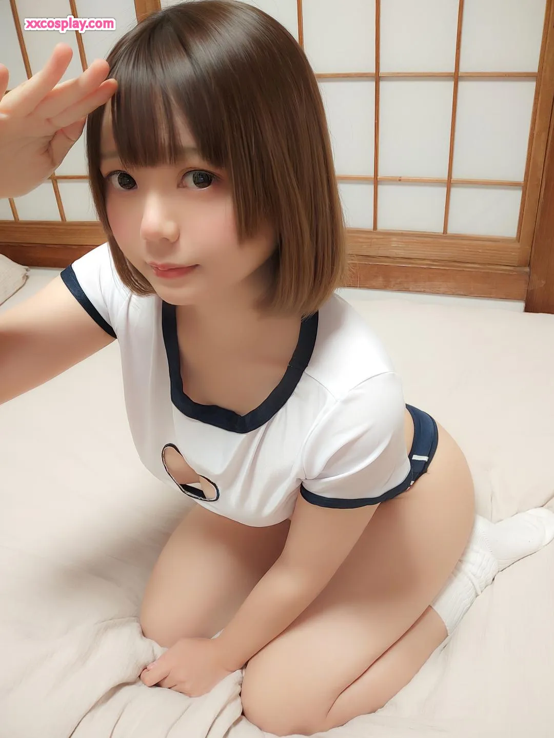 Nikumikyo en tenue de gym séduisante