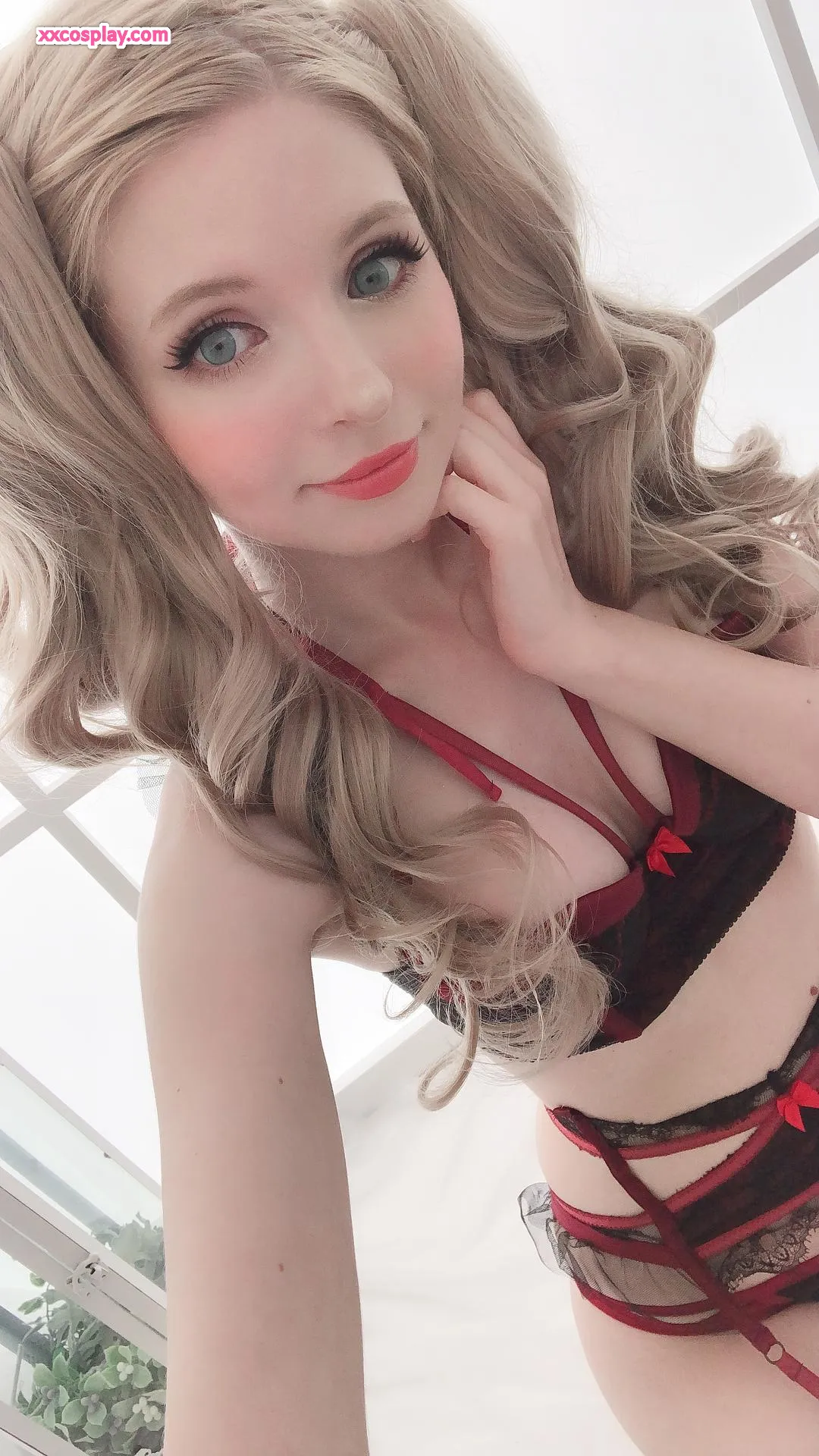 Peach Milky como Ann Takamaki em Lingerie Sedutora