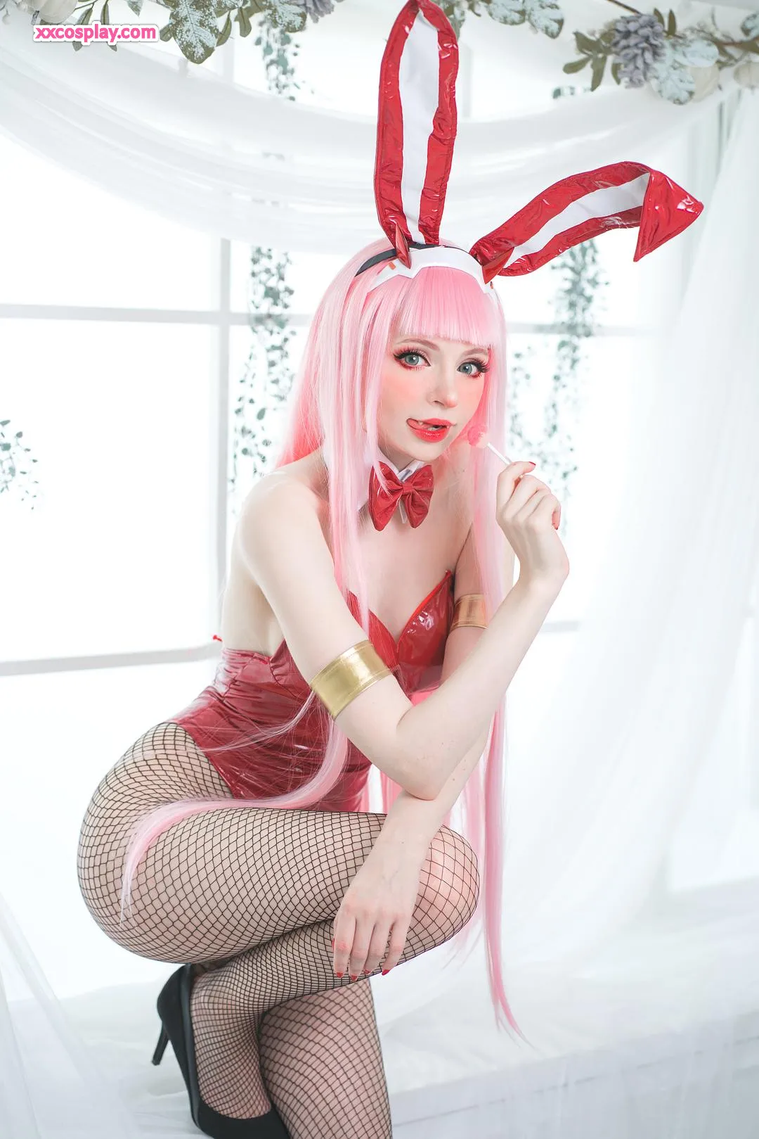 Peach Milky sebagai Zero Two Bunny Girl Cosplay