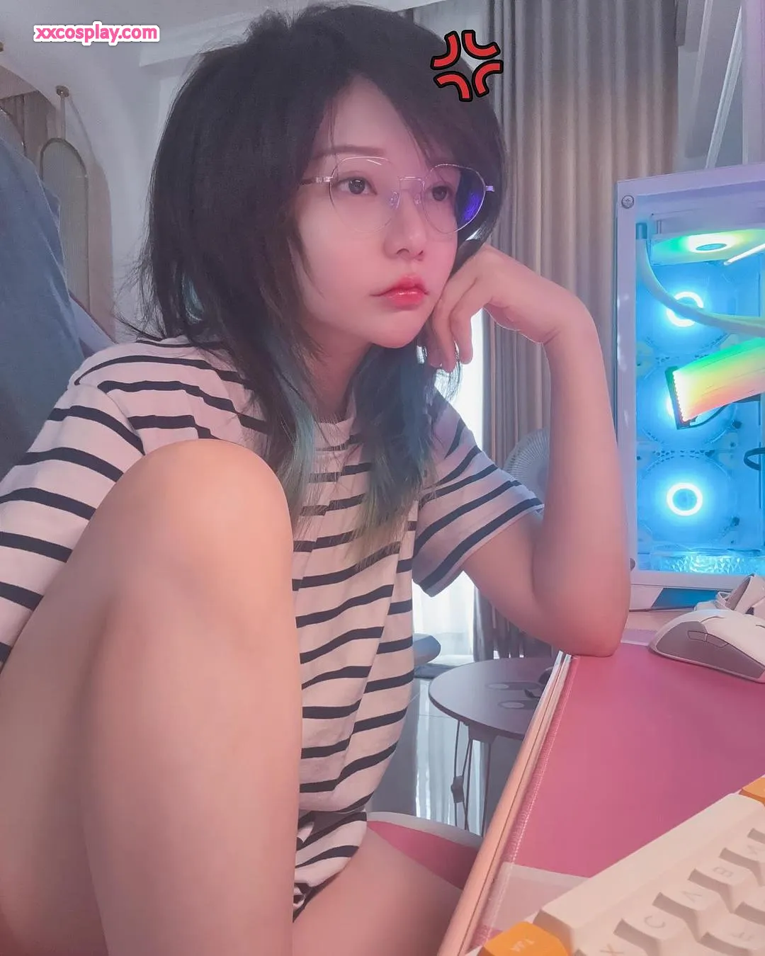 Potato Godzilla : Séduction E-Girl Gamer