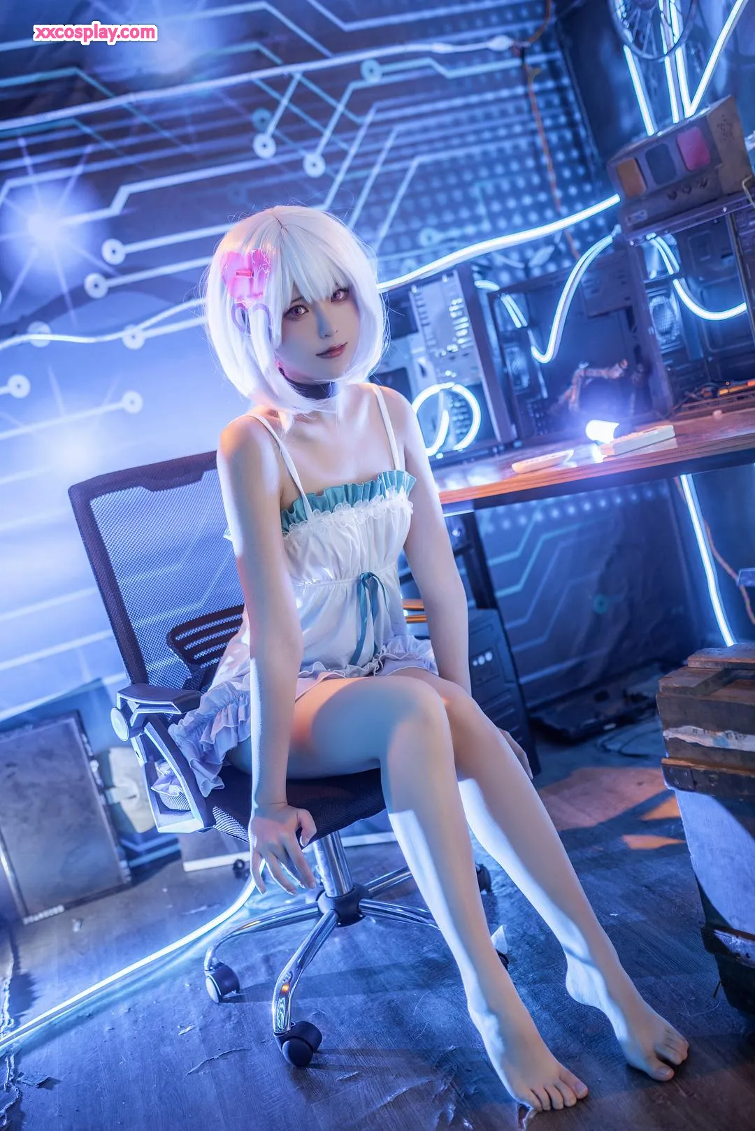 Quan冉有点饿: Nikke Blanc 코스프레