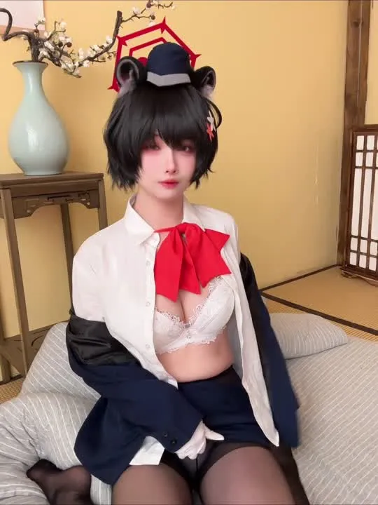 Rioko凉凉子 cosplay album Kosplay Pelayan Kereta Api Catgirl Menggoda Rioko Liangliangzi - Video 21