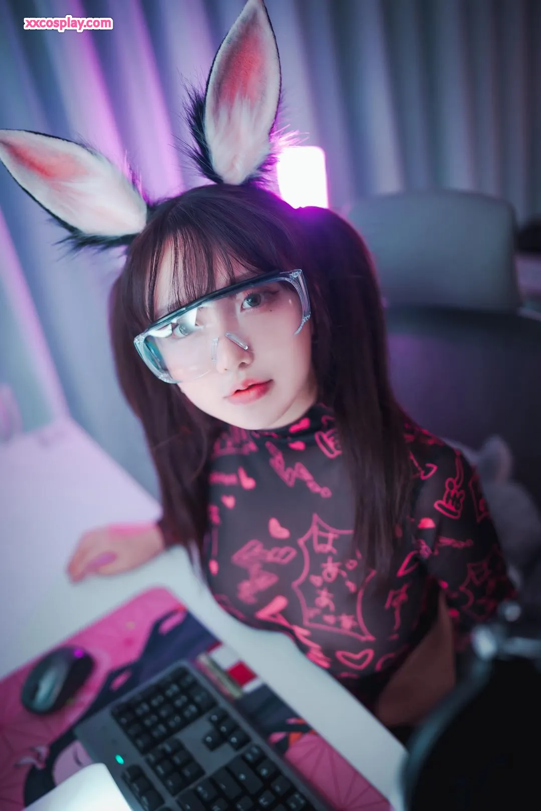 Son Ye-Eun - Fille Gaming Rétro