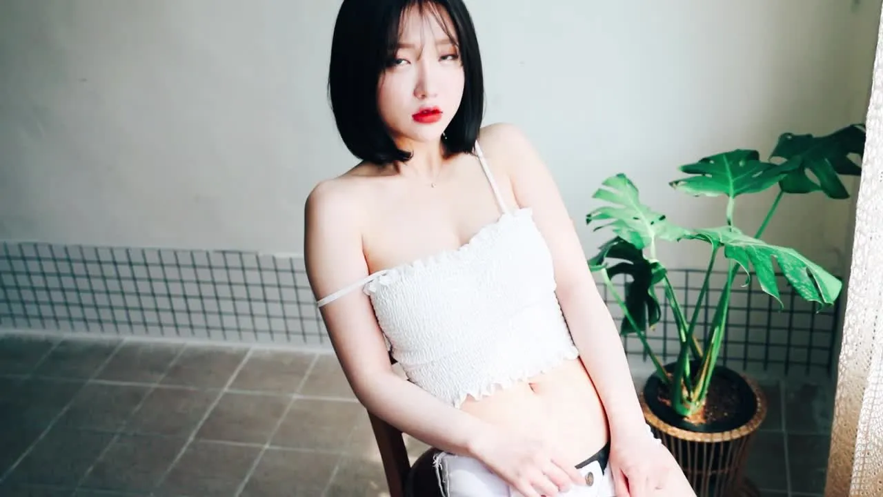 Son Ye-Eun cosplay album Son Ye-Eun：Vids 內衣寫真 - Video 2
