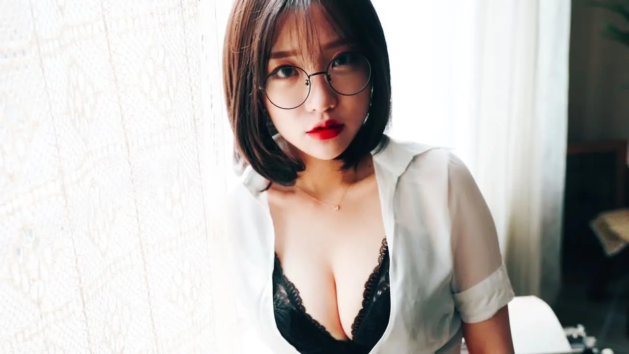 Son Ye-Eun cosplay album Son Ye-Eun：Vids 內衣寫真 - Video 4