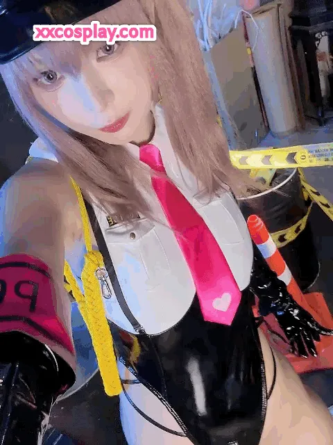 Umeko J：セクシー乳膠警察官コス