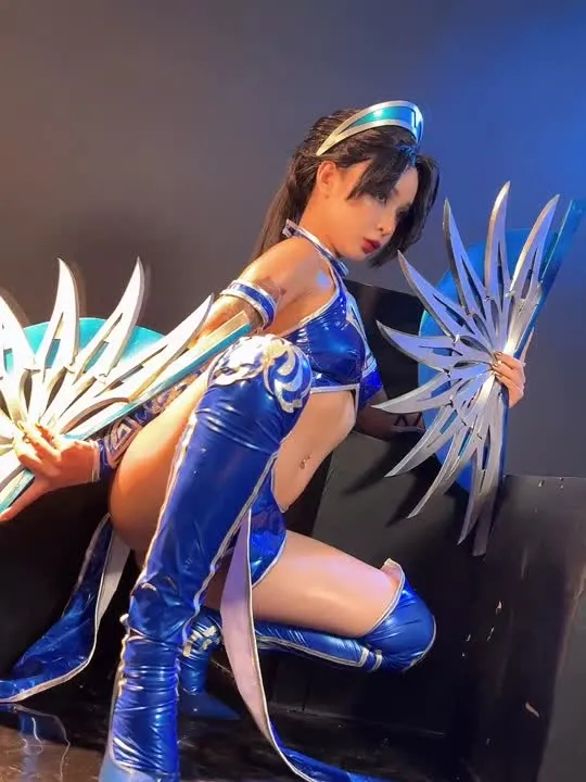 Umeko J cosplay album Umeko J: Cosplay Kitana - Video 124