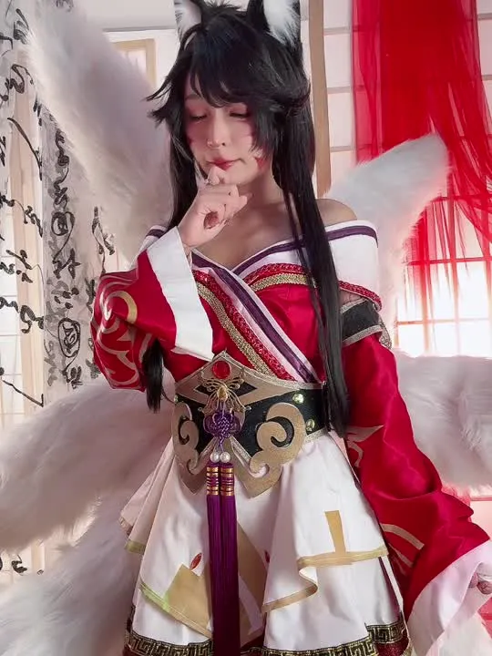 Umeko J cosplay album Umeko J 化身 Ahri - 英雄联盟 Cosplay - Video 129