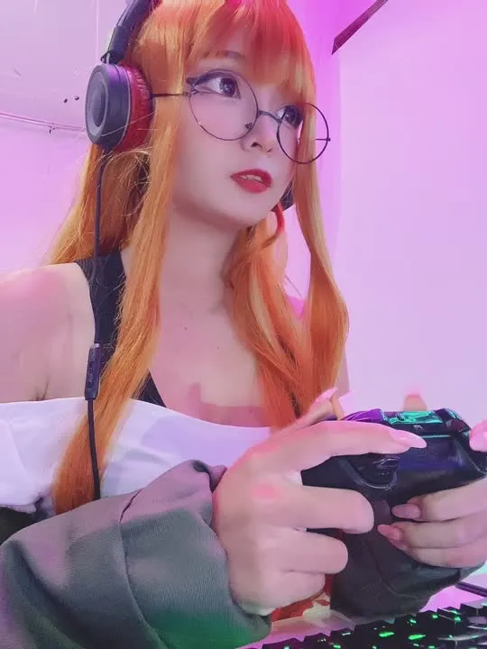 Umeko J cosplay album Umeko J sebagai Futaba Sakura - Cosplay Persona 5 - Video 124