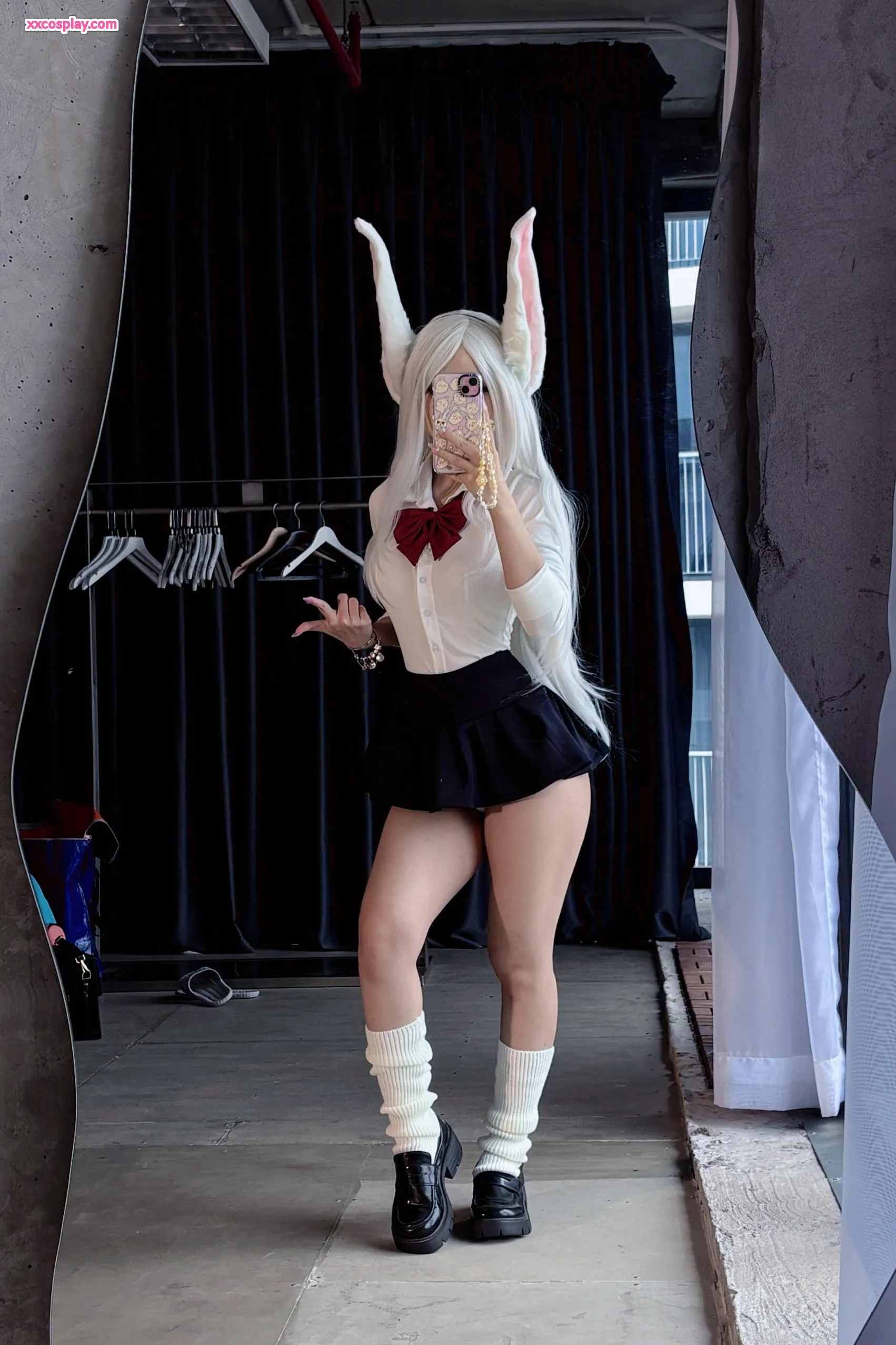 Umeko J 饰演 Mirko Cosplay