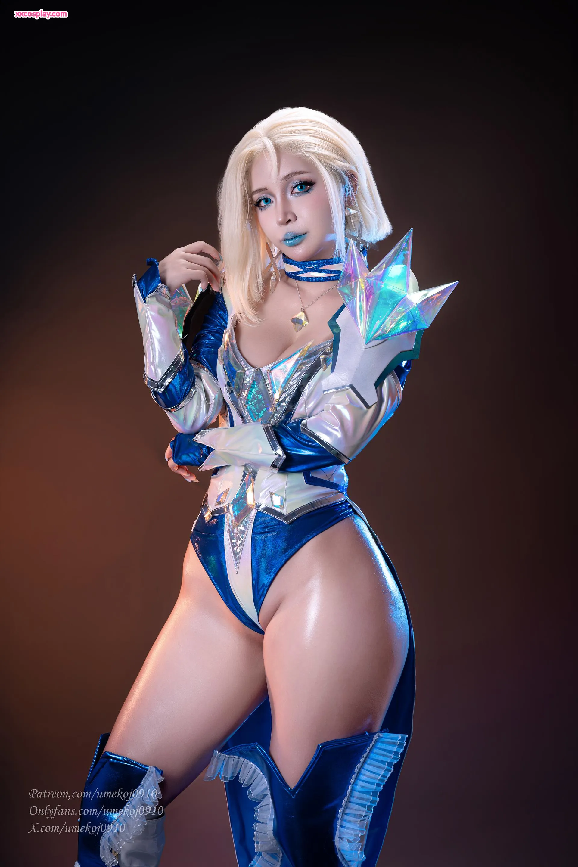 Umeko J trong vai Emma Frost
