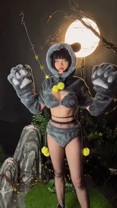ZinieQ cosplay album ZinieQ - Umbreon Cosplay - Video 47