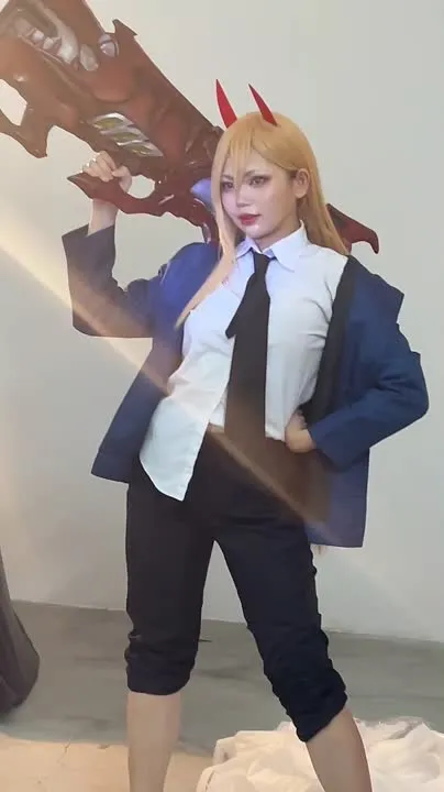 ZinieQ cosplay album ZinieQ sebagai Power dari Chainsaw Man - Video 50