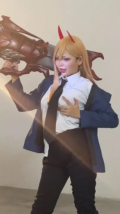 ZinieQ cosplay album ZinieQ sebagai Power dari Chainsaw Man - Video 52